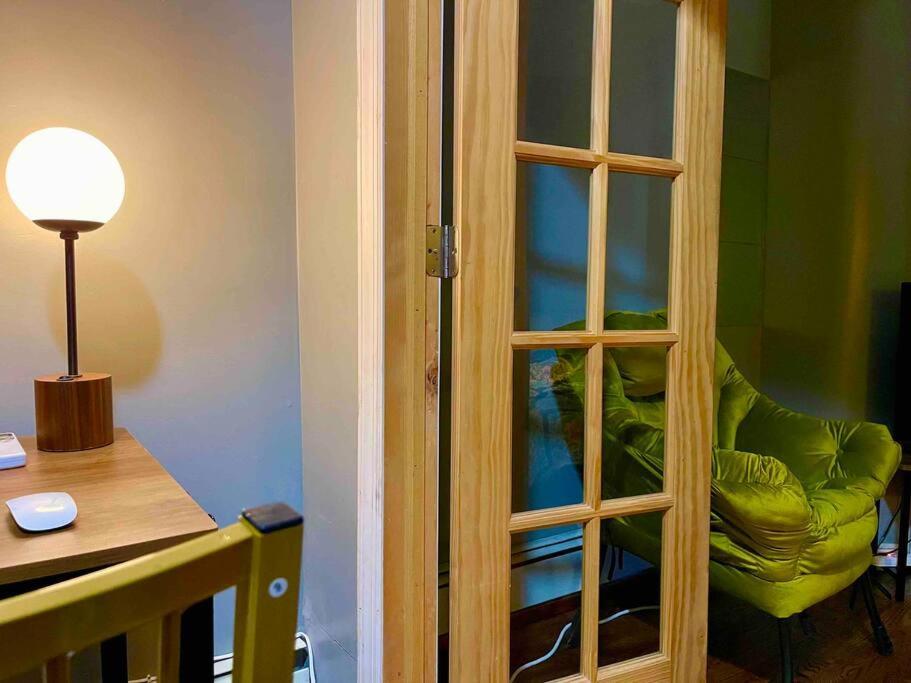 Cozy Studio Staycation - Brooklyn Close To Train Stations New York City Exterior photo