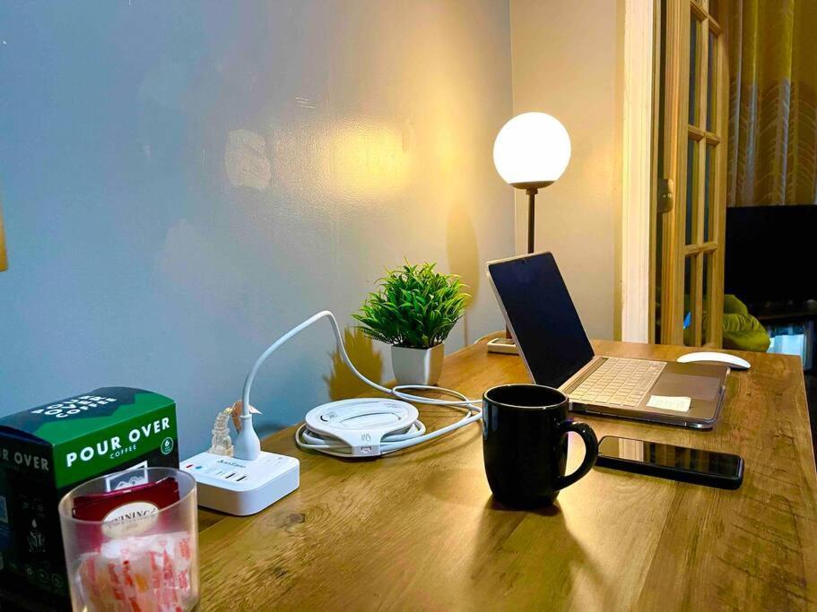 Cozy Studio Staycation - Brooklyn Close To Train Stations New York City Exterior photo
